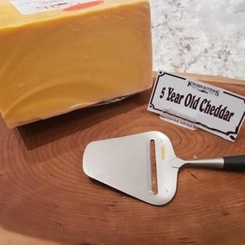 Fresh Cut 5 Year Old Orange Cheddar - per lb